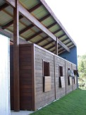 Stable, Close-up