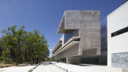Héctor Fernández Elorza:'Genetics Laboratory and Office Building' 