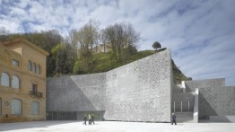 Nieto Sobejano Arquitectos, San Telmo Museum, San Sebastian, Spain | Photo © Roland Halbe