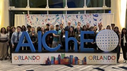 Group photo of students and faculty at the 2023 AIChE ASC.