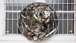 Robert Bittenbender, Soulful Gardener, 2016. Aluminum, plastic, wood, glass, and dry gourds, 46 x 46 x 15 in. (116.84 x 116.84 x 38.10 cm). Private Collection. Image courtesy the artist and Lomex, New York
