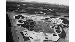 Roberto Burle Marx, aerial view of the Crystal Plaza garden for the Ministry of the Army with Oscar Niemeyer’s Army Headquarters complex seen beyond, 1972, Brasília, Brazil. Courtesy of the Arquivo Público do Distrito Federal.