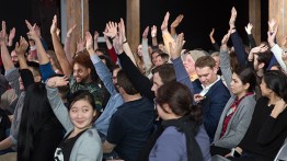 A show of hands on whether a presentation should be 'upvoted'