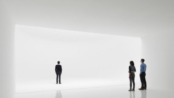 Image Caption: Doug Wheeler, SA MI 75 DZ NY 12 (2012) at David Zwirner Gallery